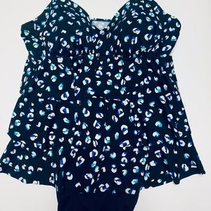 Croft & Barrow ruffled swimsuit size 16